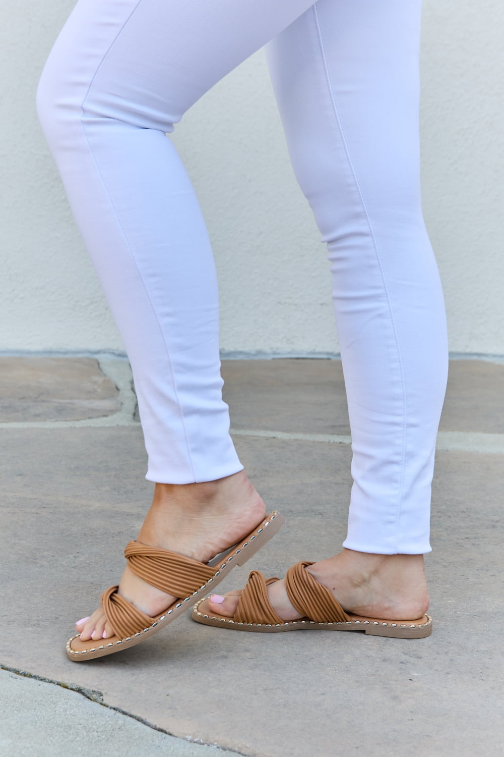Womens Fine Double Strap Twist Sandals
