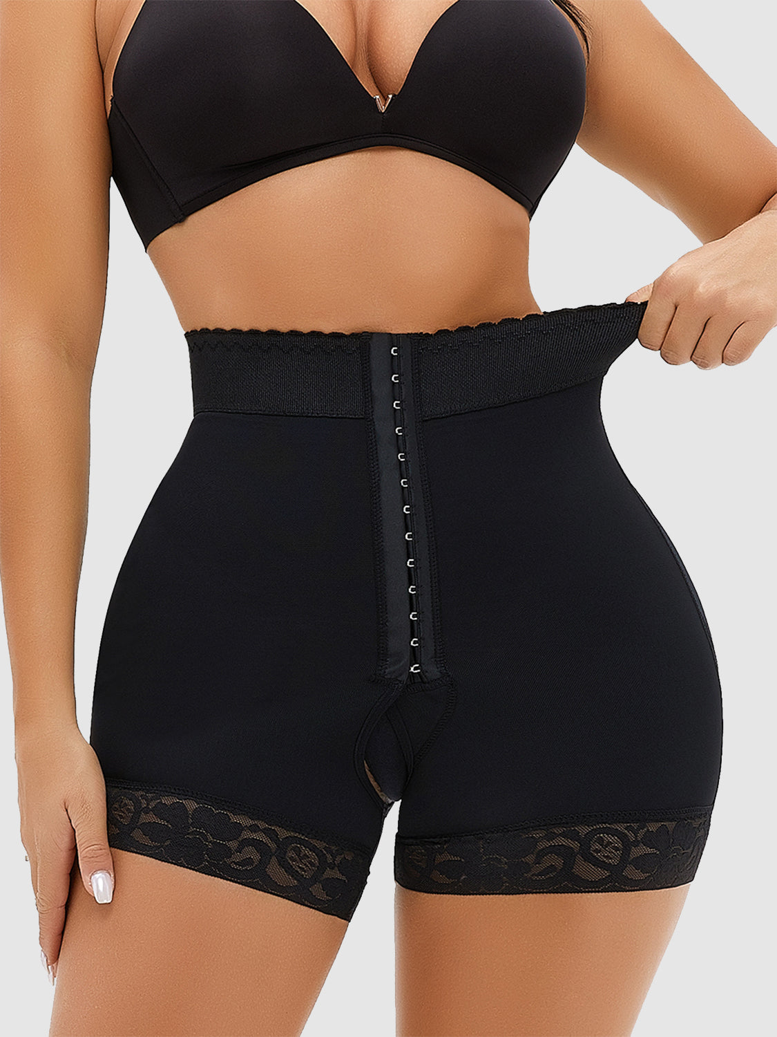 Womens Lace Detail Hook-and-Eye Shaping Shorts