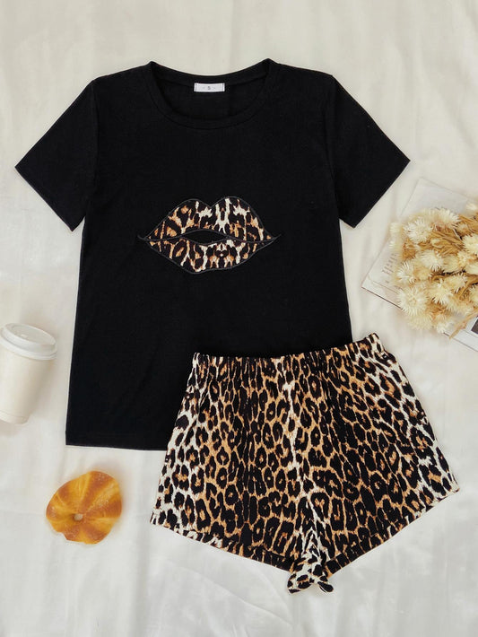 Womens Leopard Lip Graphic Top and Shorts Lounge Set
